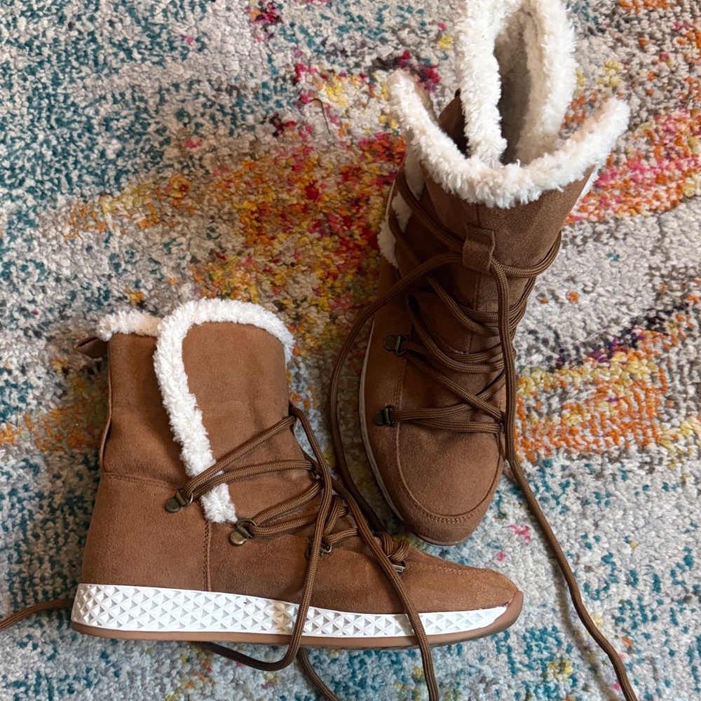 Women's Faux-Suede Winter Boot w/ Shearling Collar. Urban Sport by J Slides 6.5